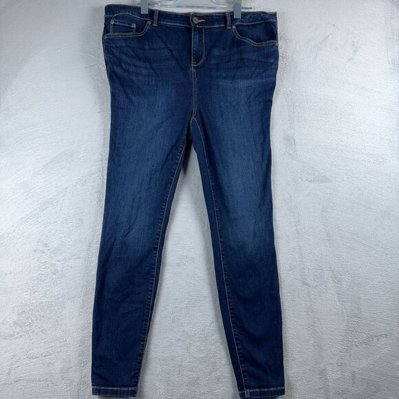 Torrid Womens Super Skinny Jeans Mid Fit Super Soft Medium Wash Blue Size 16T - Picture 1 of 12